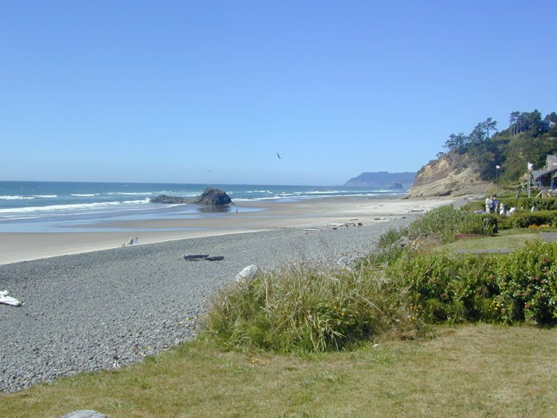 oregon-aug02.jpg 
800 x 600 compressed image 
(91,011 bytes)