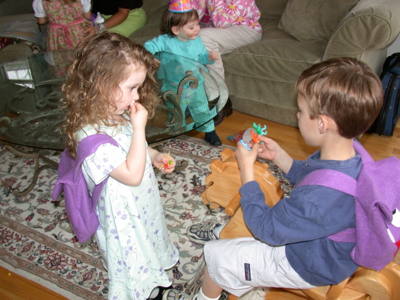 thirdbday13.jpg 
800 x 600 JPEG-compressed image 
(407,887 bytes)