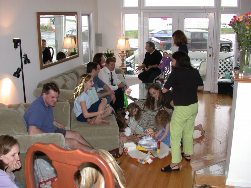 thirdbday16.jpg 
800 x 600 JPEG-compressed image 
(384,587 bytes)