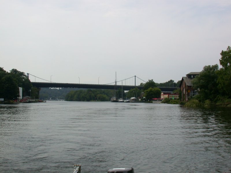 cruisesouth46.jpg 
800 x 600 compressed image 
(59,982 bytes)