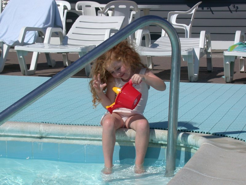 cruisesouth52.jpg 
800 x 600 compressed image 
(93,205 bytes)