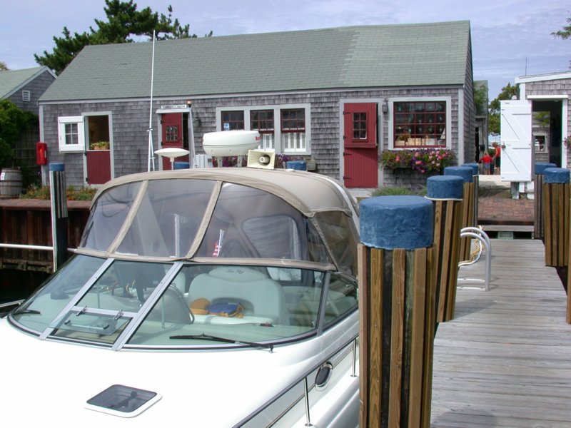 cruisesouth71.jpg 
800 x 600 compressed image 
(99,635 bytes)