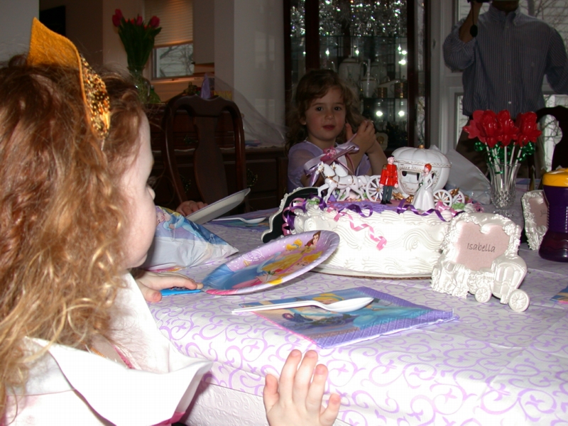 fourthbday08.jpg 
800 x 600 JPEG-compressed image 
(382,402 bytes)