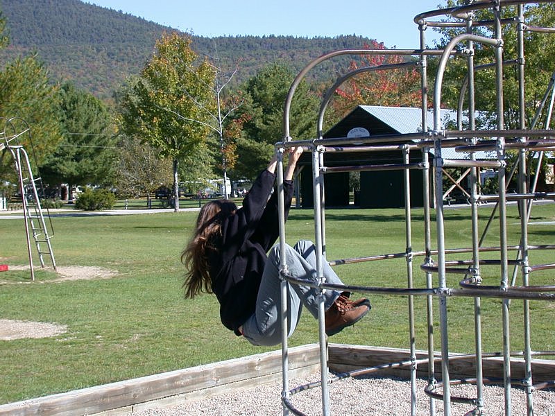 camping15.jpg 
800 x 600 compressed image 
(168,106 bytes)