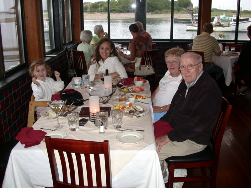 cruisingthecape29.jpg 
800 x 600 compressed image 
(100,055 bytes)