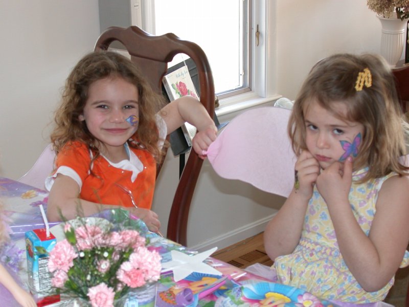 fifthbirthday10.jpg 
800 x 600 compressed image 
(77,687 bytes)